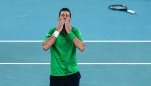 [国内足球]足协杯1／8决赛：上海海港VS上海申花